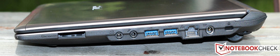 right side: card reader, headphones, microphone, 2x USB 3.0, LAN, power connector, Kensington lock right side: card reader, headphones, microphone, 2x USB 3.0, LAN, power connector, Kensington lock