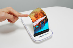 Foldable touchscreen display prototype by Samsung, consumer products coming in 2018