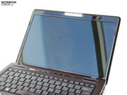 The reflecting glare-surface does however not contribute to good ergonomics, especially during outdoor usage.