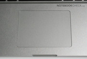 The excellent glass trackpad offers various multi-touch actions, which work perfectly.
