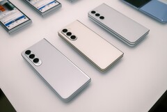 One of Samsung's alternative Galaxy Z Fold5 designs. (Image source: Inverse)