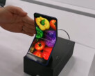 The Sharp foldable prototype in action. (Source: YouTube)