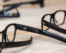 The Vaunt smart glasses could deliver simple messages or display route directions. (Source: Liliputing)