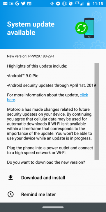 Screenshots of the Android Pie update notification on the Moto Z2 Force (left) and Z3 Play (right). (Source: XDA)