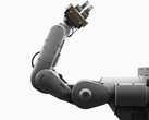 Daisy's robotic arm is able to tear down up to 200 handsets per hour. (Source: Apple)