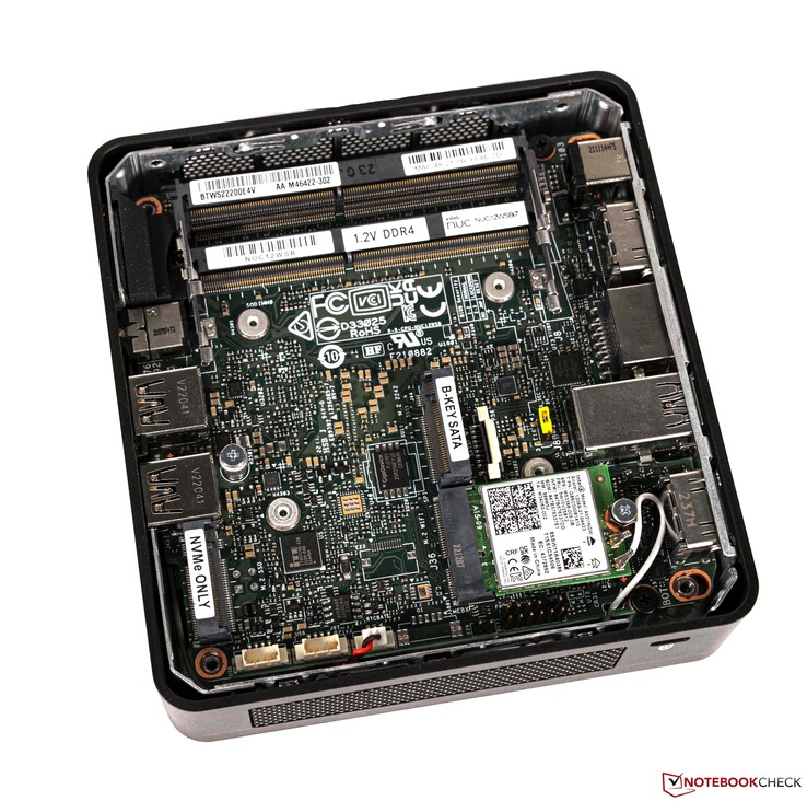 Intel NUC 12 Pro Kit - Wall Street Canyon with the bottom cover removed