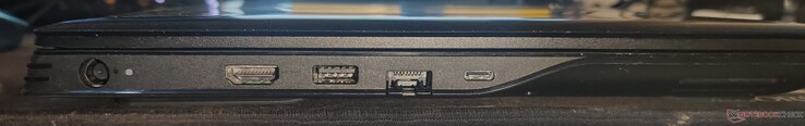 Left: AC Adapter, USB 3.1 Gen1 Type-A, Gigabit RJ-45, USB 3.1 Gen2 Type-C with DisplayPort-out