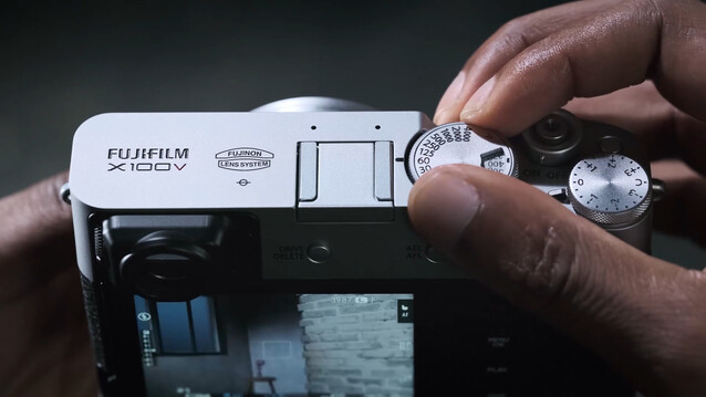 Control dials on the top provide quick access to shutter speed, ISO, and exposure compensation. (IImage source: Fujifilm)
