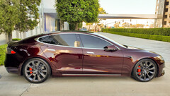 Alleged Deep Crimson Tesla color prototype (image: Ryan McCaffrey)