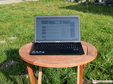 Asus VivoBook X751BP outside in sunlight