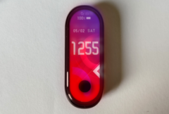 The alleged Xiaomi Mi Band 5 offers more screen real estate than its predecessor. (Image source: SlashLeaks)