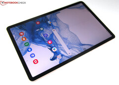 Amazon has build the Samsung Galaxy Tab S8 pill on sale for 28% off MSRP (Image: Manuel Masiero)