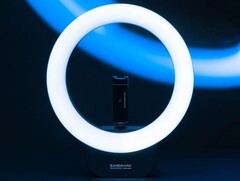 The SANDMARC Ring Light - Wireless Edition has up to 350 lux brightness. (Image source: SANDMARC)