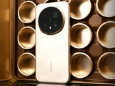 There are already plenty of camera samples and hands-on images of the Honor Magic 8 and Honor Magic 8 Pro online. (Image source: Weibo)