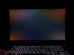 The XPS 15 9560 FHD showed backlight bleeding in the corners.