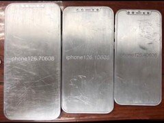 The alleged iPhone 12 molds show the different-sized variants. (Image source: @Jin_Store)
