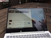 Using the Lenovo Toga S730-13IWL / IdeaPad 730S-13IWL outside on a cloudy day