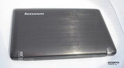 The display lid of brushed metal looks elegant.