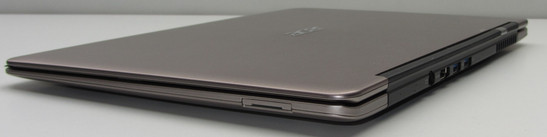 The memory card reader supports SD and MMC cards