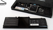 The main battery of the Dell XT can be either a 4-cells or a 6-cells lithium ions battery, whereas the 6-cells battery had a useful runtime.