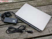 The battery has a capacity of 55 watt hours which is enough for 4:38 hours (WLAN test).