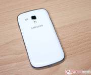 The casing's matte back resists fingerprints and