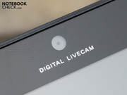 The details of the connections as well as the webcam have a reserved design.