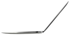 Online retailers start revealing Ultrabooks