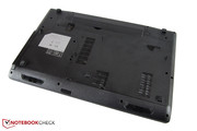A cover fastened with screws is on the bottom, as usual.