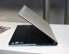 Fujitsu Lifebook UH572 with Ivy Bridge demonstrated at CeBIT