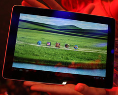 Huawei teases quad-core 10-inch tablet at MWC 2012