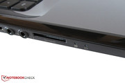 Unusual: The status LEDs are on the side.