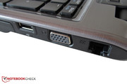 Internet access is possible via wifi or RJ45 Gigabit LAN.
