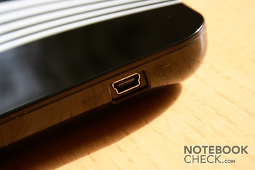 Only one USB port adorns the case