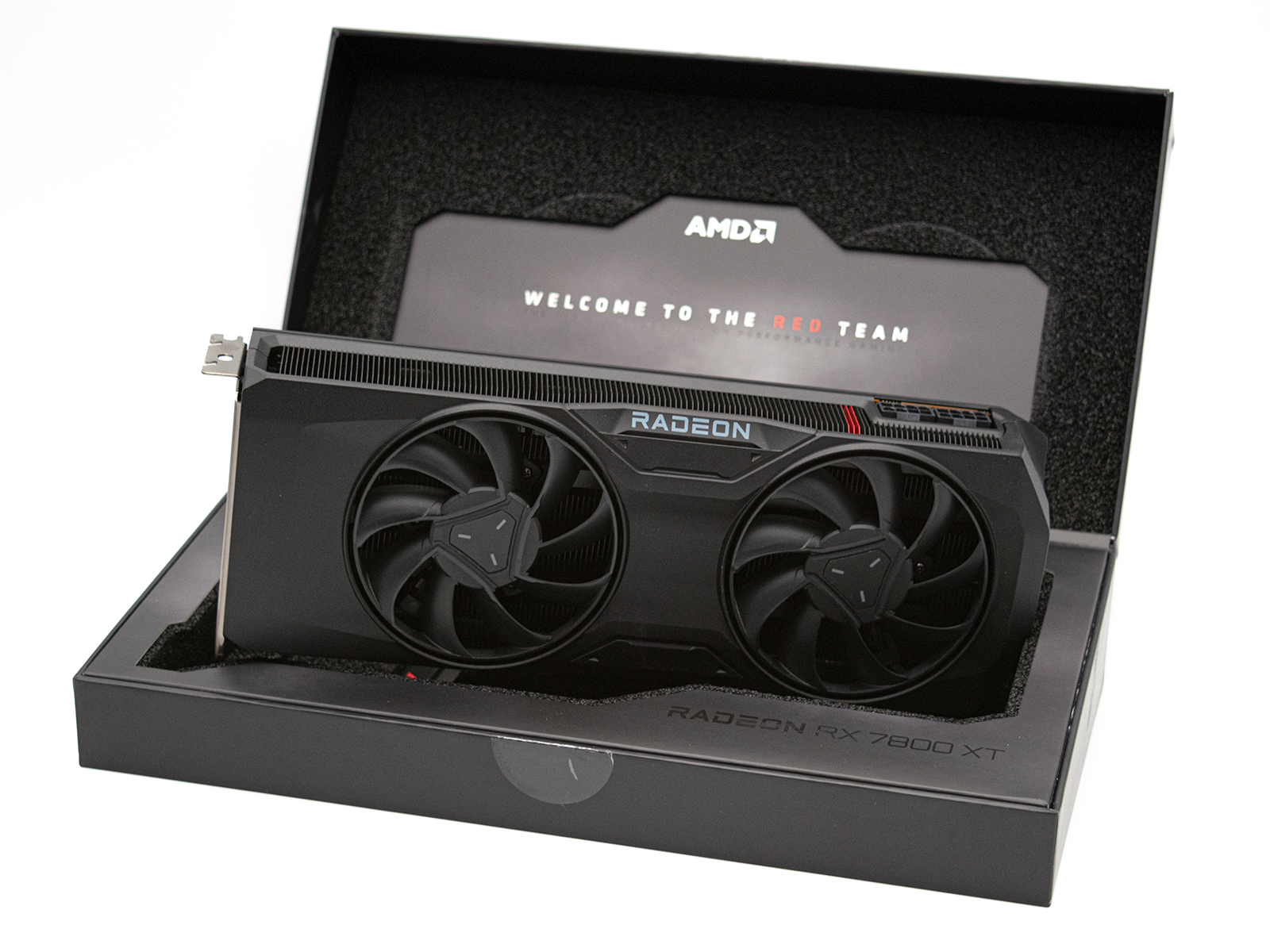 AMD Radeon RX 7800 XT Review - There's Strength, Then There's