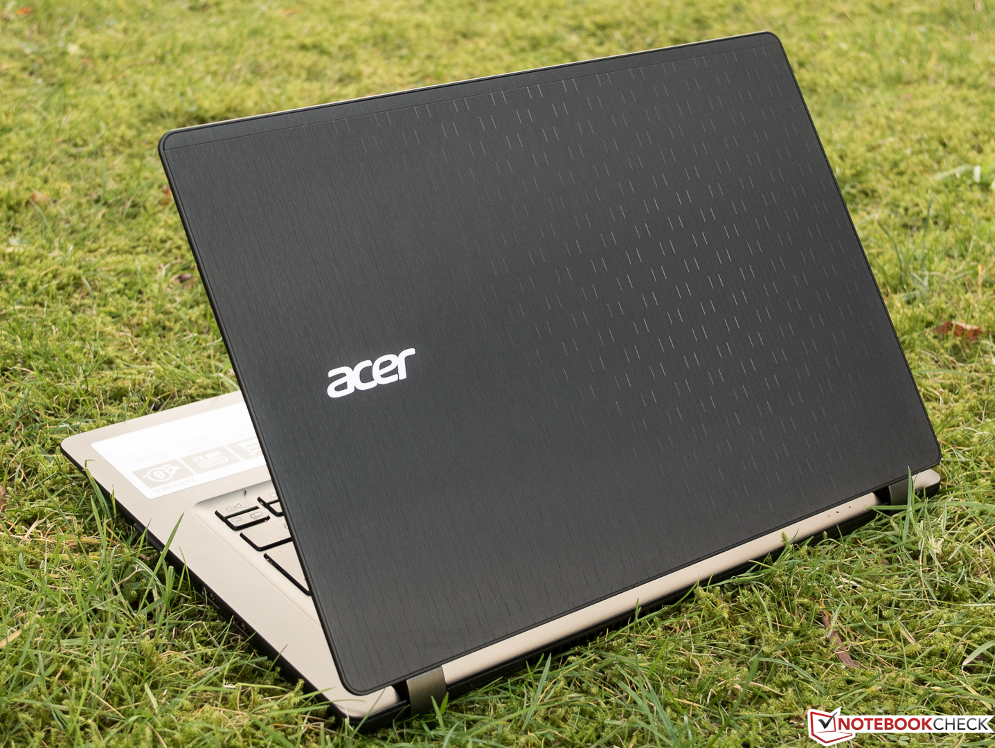 Acer Aspire V3-372 Subnotebook Review - NotebookCheck.net Reviews