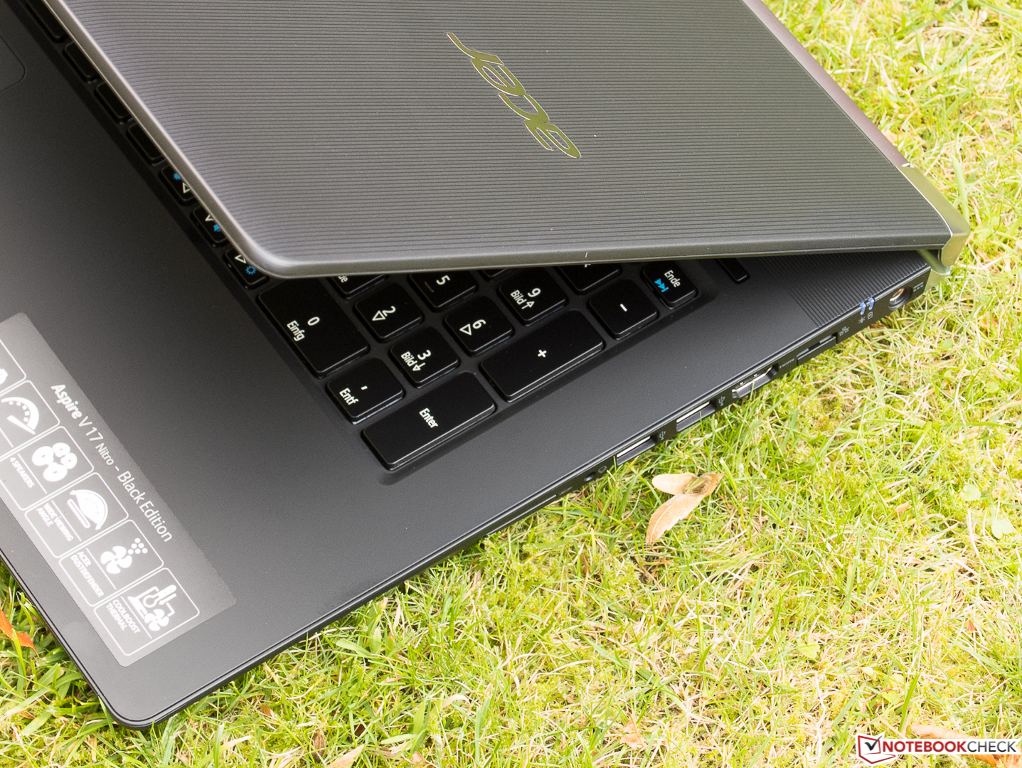 Acer Aspire V 17 Nitro VN7-792G-55SF Notebook Review