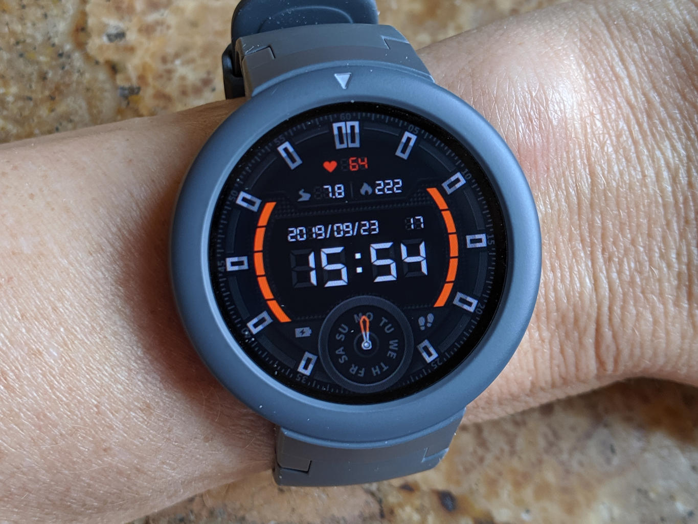 Amazfit Verge Lite Smartwatch Reviewed 