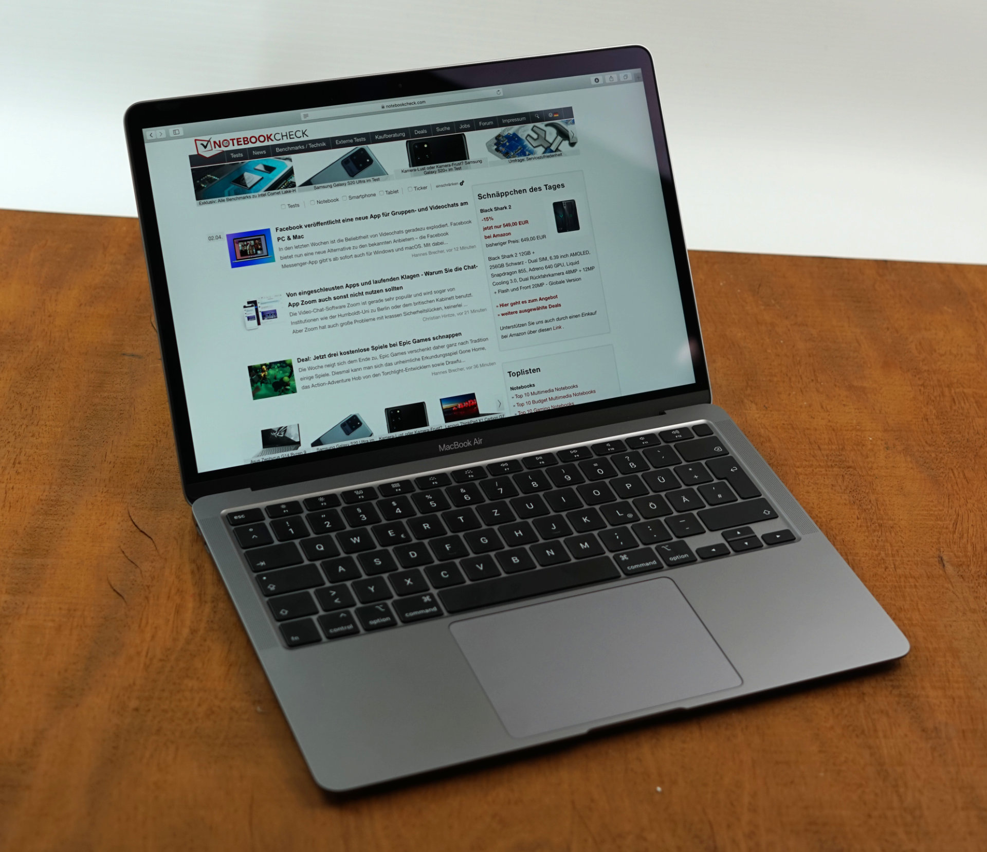 macbook air 2020 dark grey