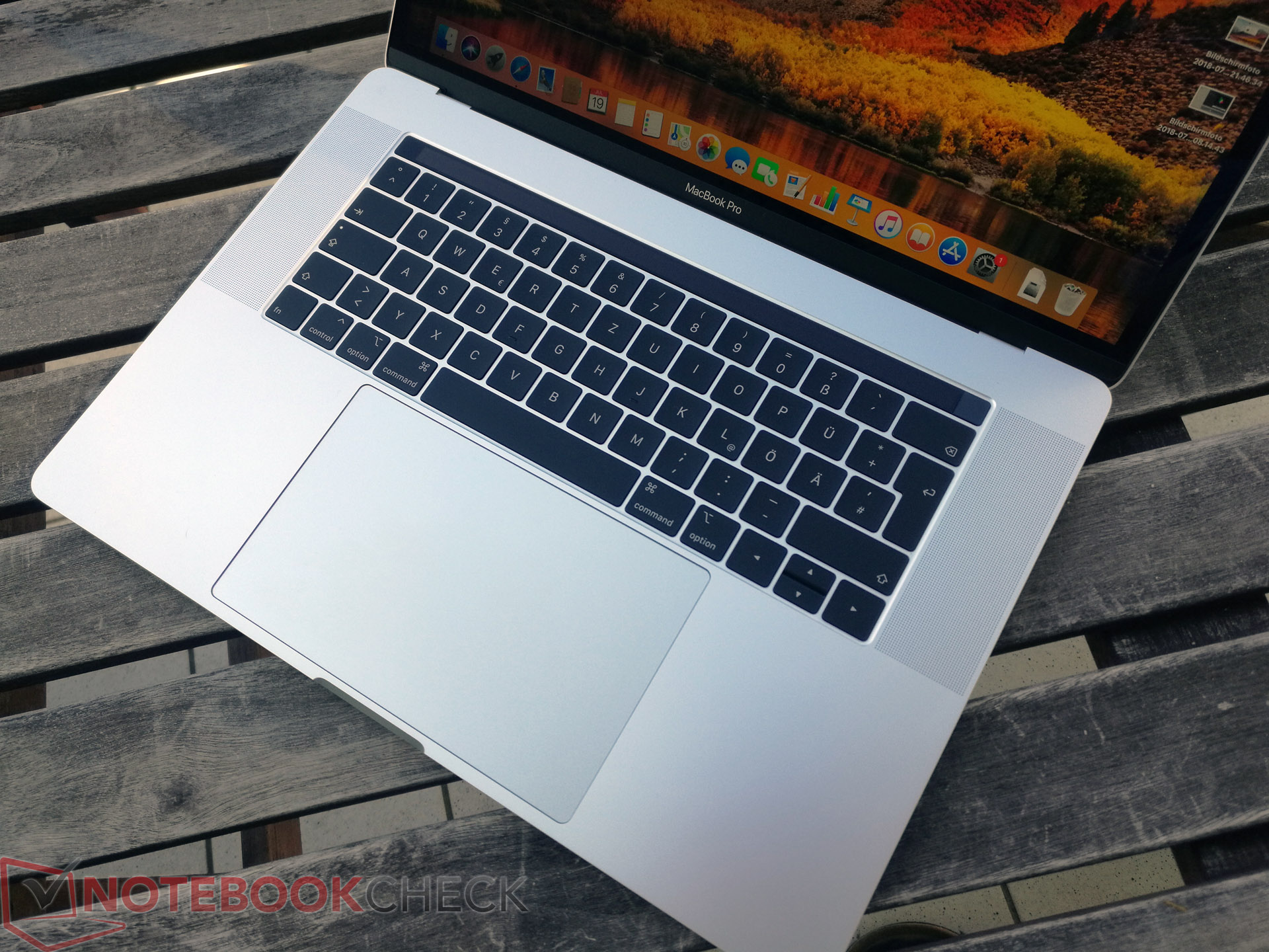 apple macbook pro 2018 with touch bar