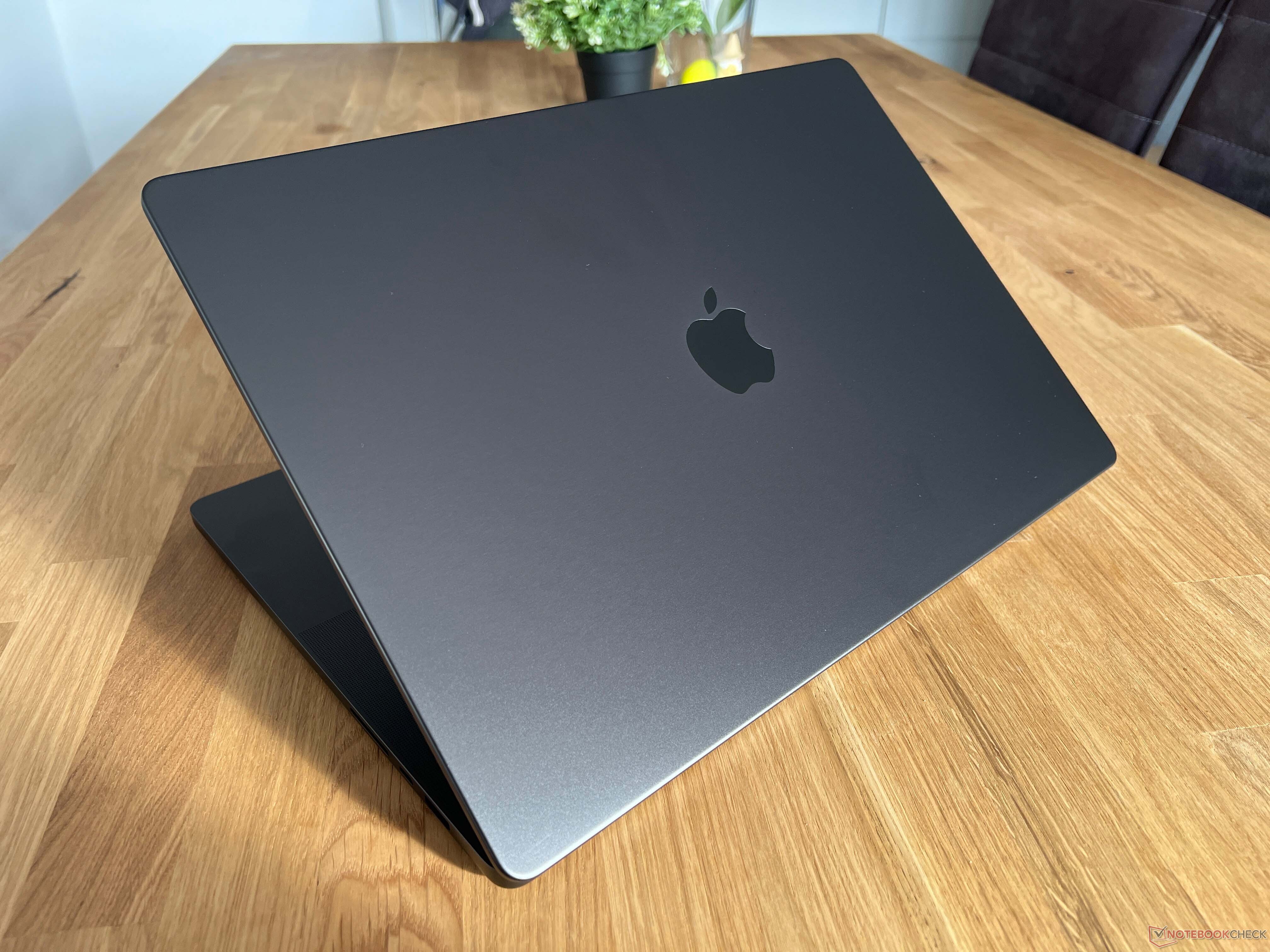 Apple MacBook Pro 16 2023 M3 Max Review - M3 Max challenges HX-CPUs from  AMD & Intel -  Reviews
