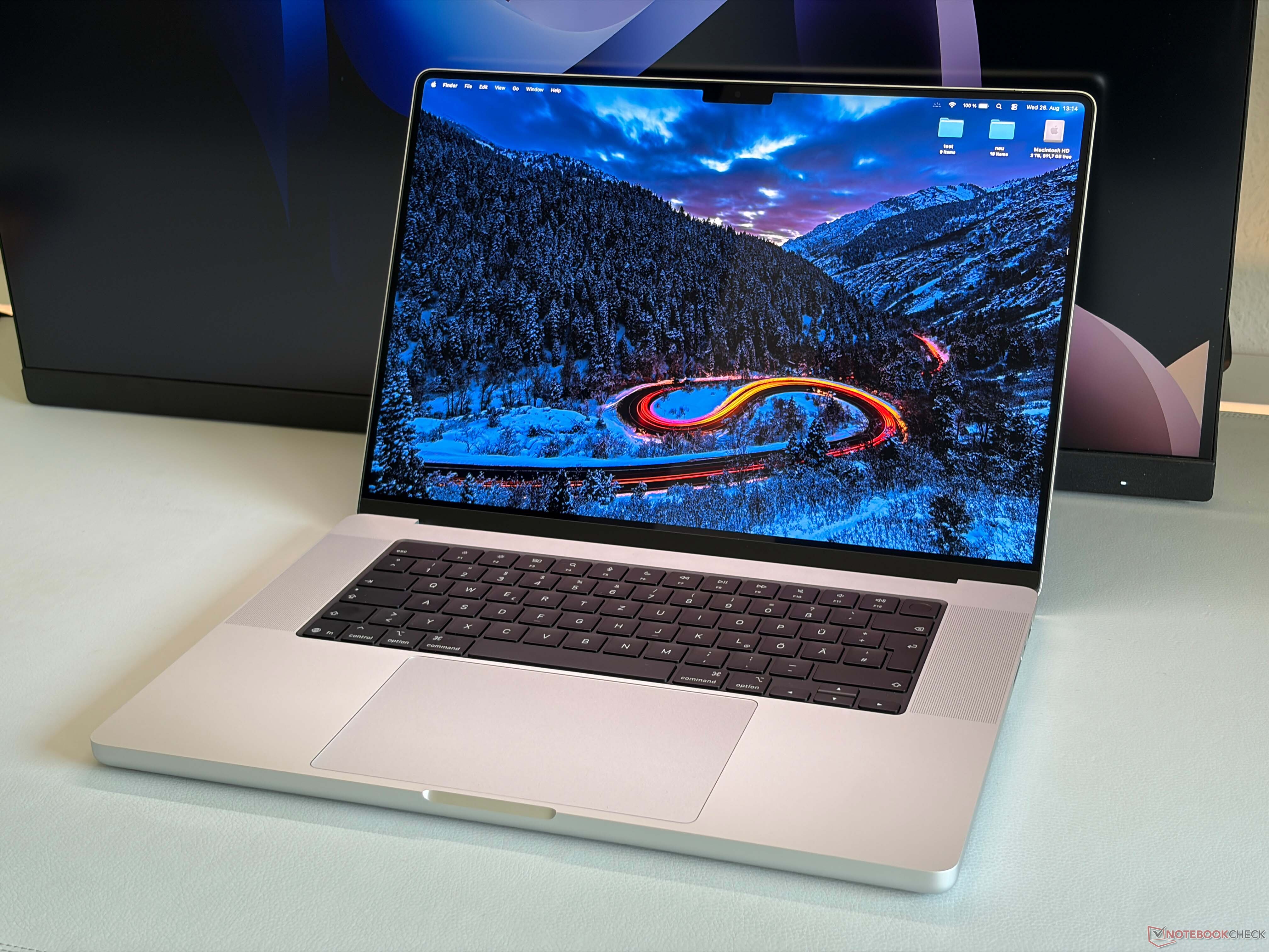 The 140W power adapter of the Apple MacBook Pro 16 is insufficient, but there is nothing you can do about it