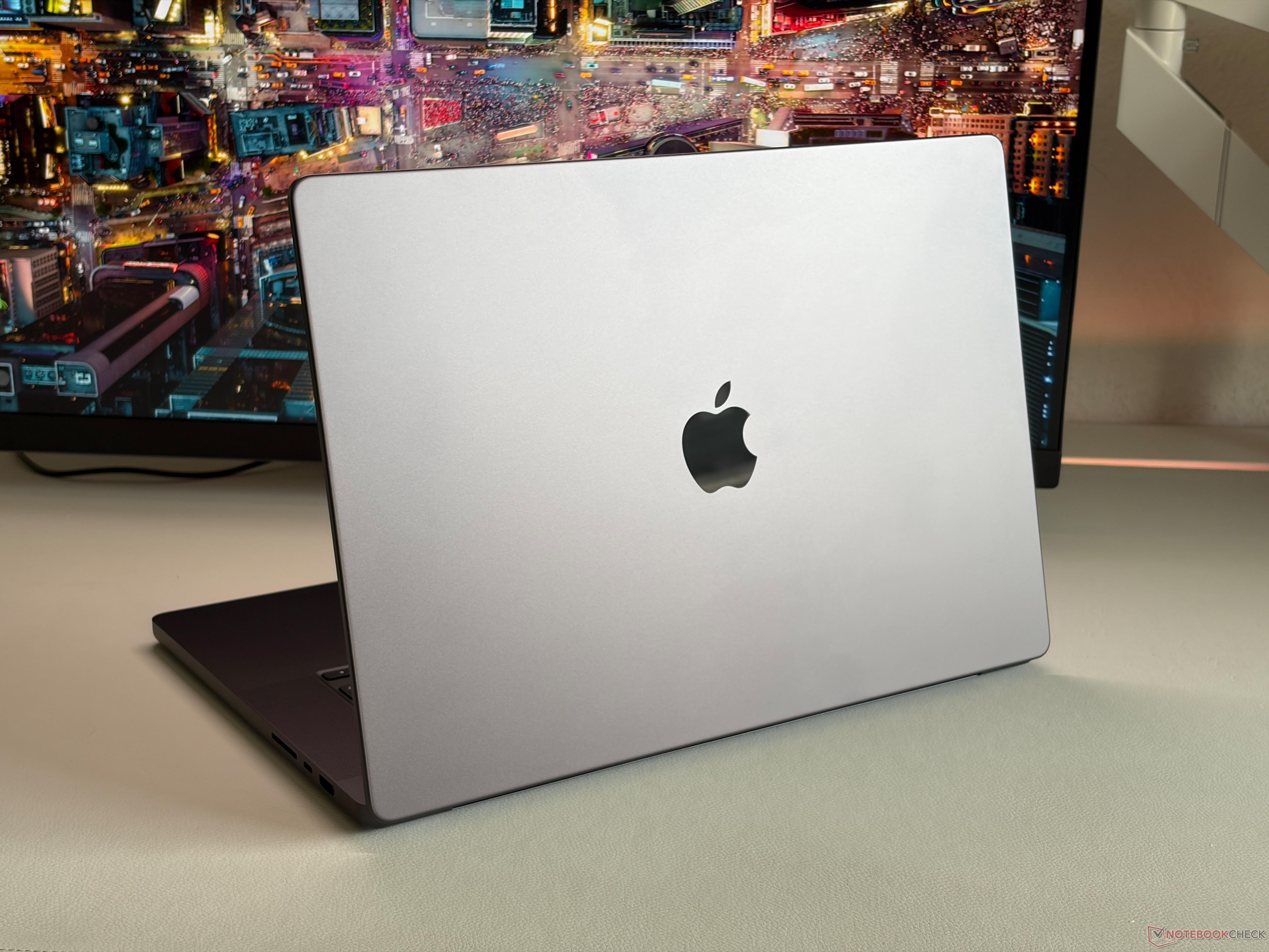 Did Apple reduce the performance of the M5 Max via software update? - Yes and no