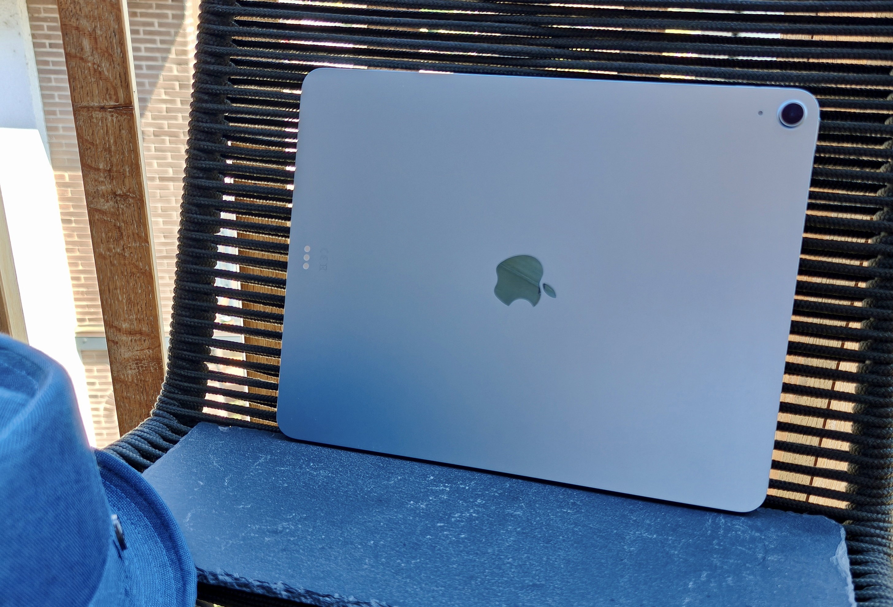 Is the iPad Air 13 with M4 worth the money? What the large Apple tablet 2026 has to offer.