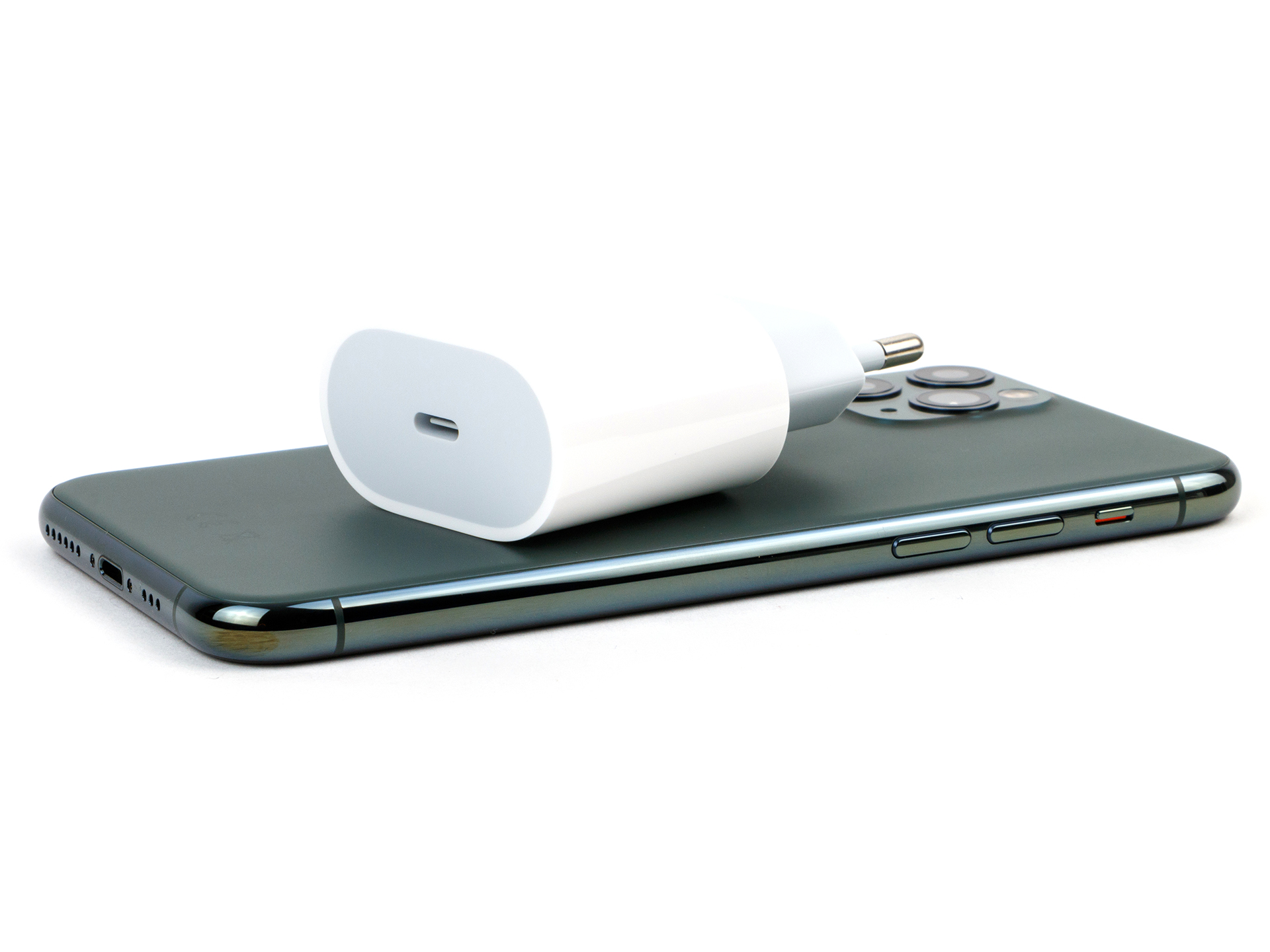 Apple Iphone 11 Pro Smartphone Review Triple Rear Facing Cameras Apple Iphone 11 Pro Smartphone Review Triple Rear Facing Cameras