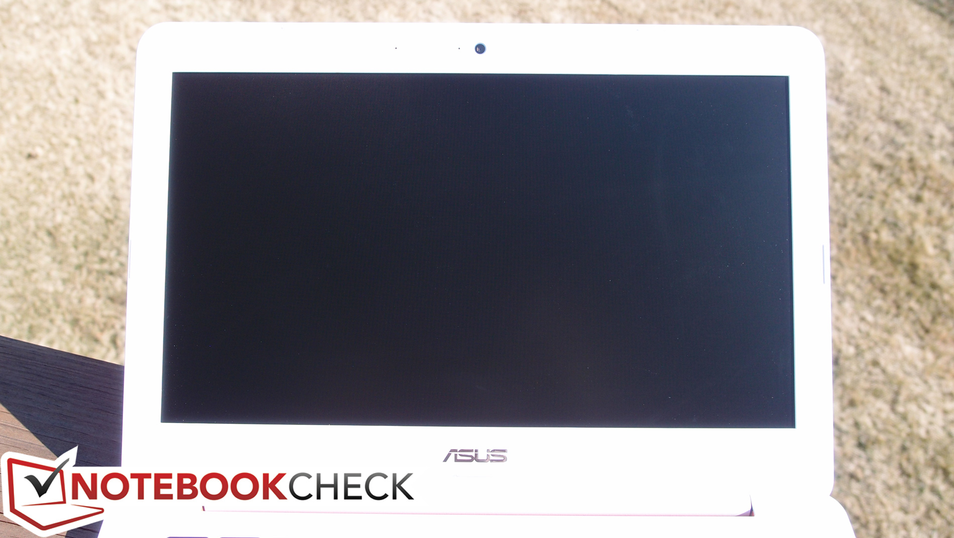 Asus C300MA Chromebook Review - NotebookCheck.net Reviews