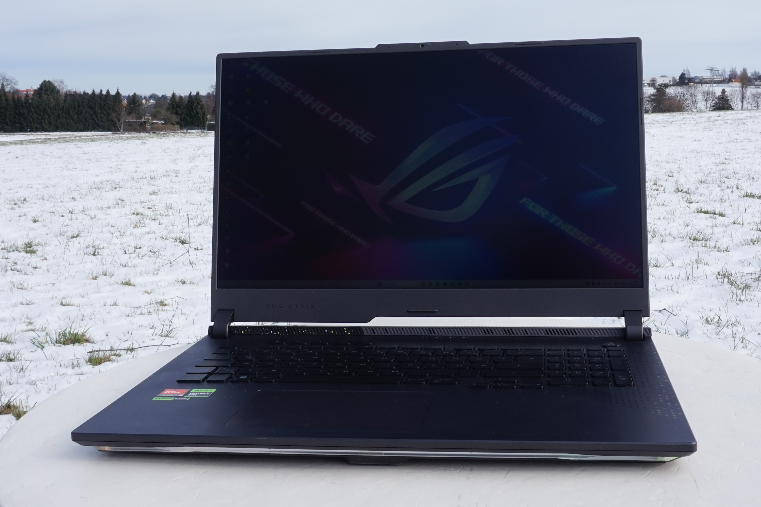 Asus ROG Strix G17 G713PI: Gaming laptop impresses in the test with the new Ryzen 9