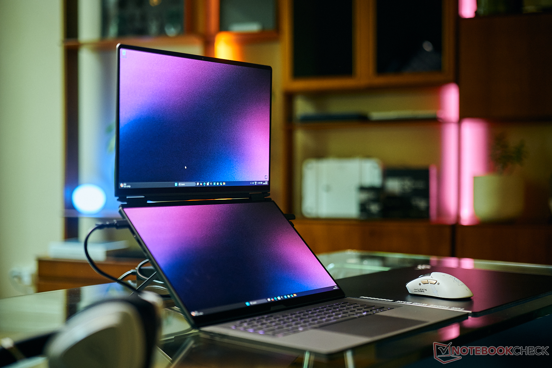 Asus ROG Zephyrus Duo 2026 vs. 2023 - Sacrificing performance for ...