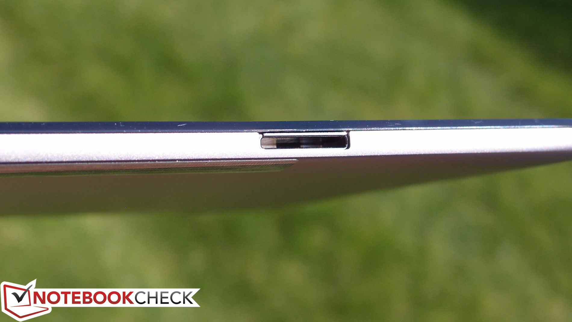 Asus Transformer Book T100HA Convertible Review - NotebookCheck