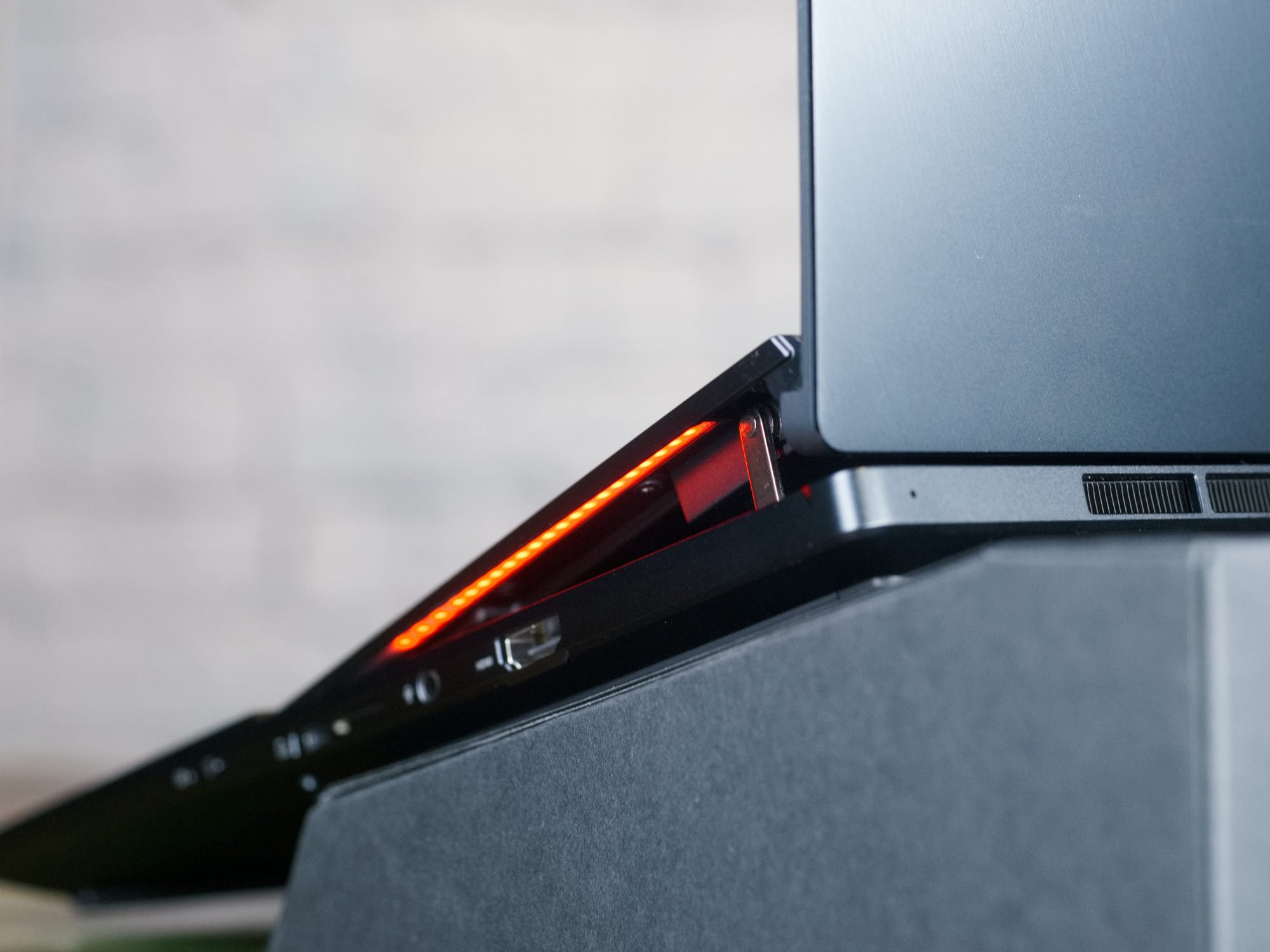 Asus ZenBook Pro 16X: Less portable, more powerful